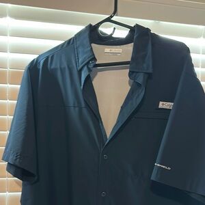 Columbia Navy Short Sleeve Shirt